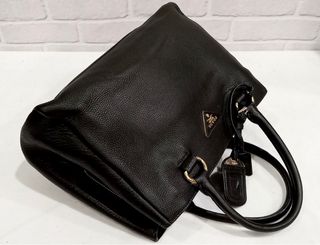 กระเป๋าสะพาย Prada saffiano leather bag-3
