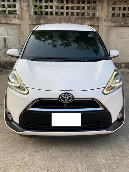 Toyota Sienta 2018 1.5 V Utility-car เบนซิน ไม่ติดแก๊ส เกียร์อัตโนมัติ ขาว รูปที่ 4