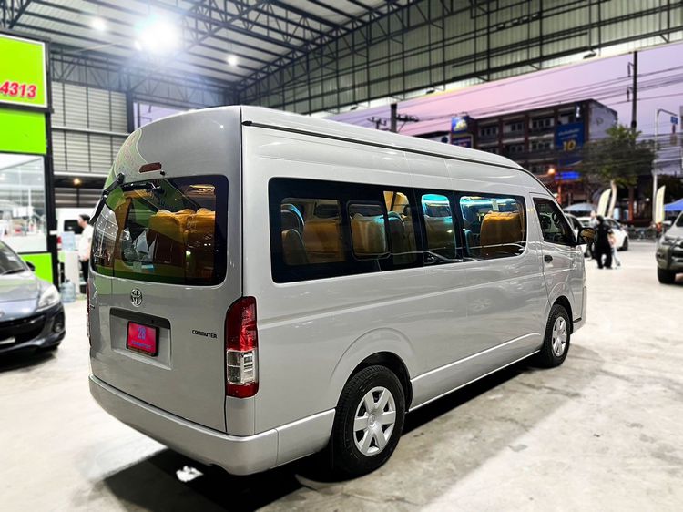 Toyota Commuter 2018 3.0 Van ดีเซล ไม่ติดแก๊ส เกียร์ธรรมดา บรอนซ์เงิน รูปที่ 4
