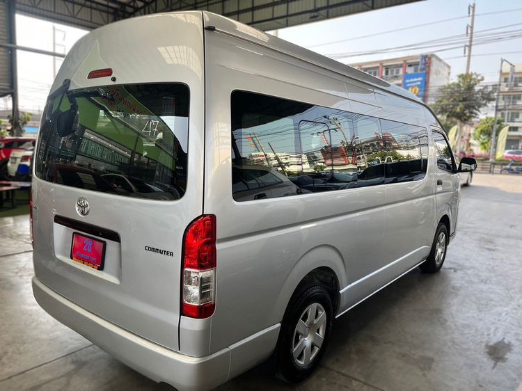 Toyota Commuter 2016 3.0 Van ดีเซล ไม่ติดแก๊ส เกียร์ธรรมดา บรอนซ์เงิน รูปที่ 4