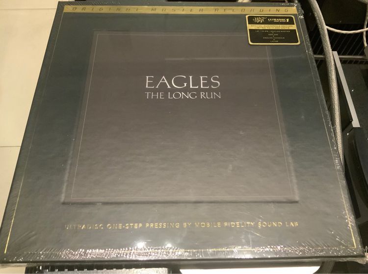 ขายแผ่นเสียงแผ่นซีล วงคันทรี่ร็อคยอดเยี่ยมตลอดกาล Eagles  The Long Run Limited Edition UltraDisc One-Step 180g 45RPM 2LP set Sealed ส่งฟรี รูปที่ 2