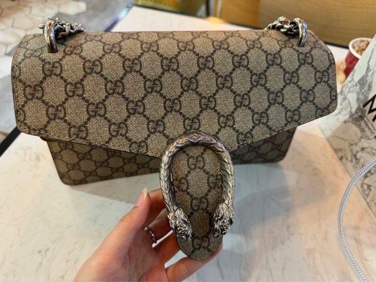 กระเป๋า แบรนด์ Gucci แท้ มีถุงกับการ์ด รูปที่ 2
