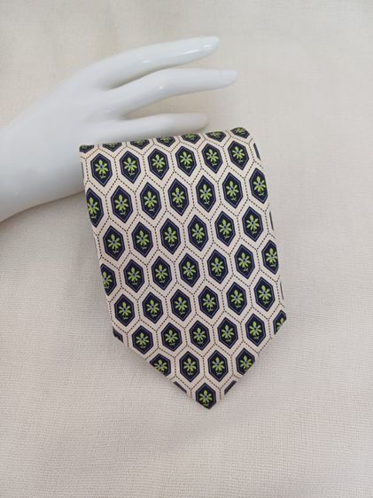 Nina Ricci Silk Tie สีครีม ลายดอกไม้สีเขียว รูปที่ 2