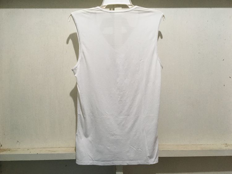 เสื้อผ้าบาง แขนกุด คอวี AIRism แบรนด์ UNIQLO สีขาว รูปที่ 2