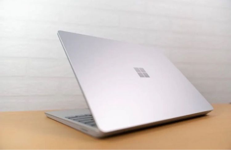 Microsoft Surface Laptop Go รูปที่ 2