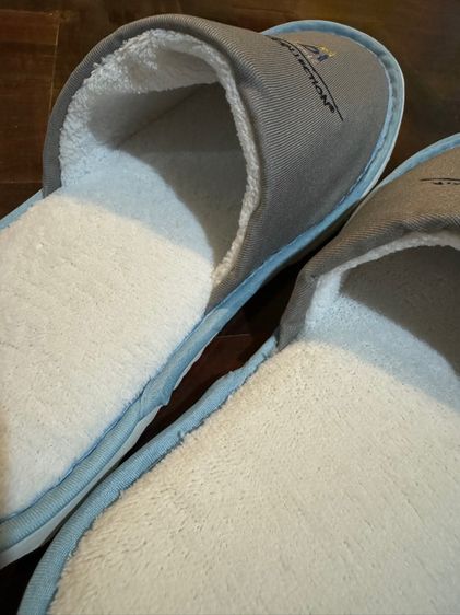 รองเท้าสลิปเปอร์สำหรับเกินในบ้านของโรงแรมมาดีไปดีในเครือแมริออท นุ่มใส่สบาย รูปที่ 4