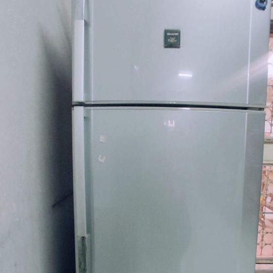 ตู้เย็น 2 ประตู ตู้เย็น Sharp 20.5 คิว silver gray  สีเทาเรียบหรู สภาพดีใช้งานได้ปกติทุก2ชั้น หากสนใจต่อรองได้ค่ะ เน้นผู้ซื้อมาขนไปเอง