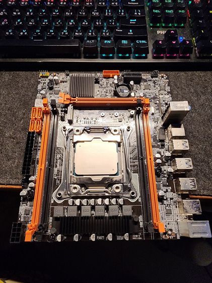Intel Xeon E5-2698v3 พร้อมบอร์ด X99 m-atx รูปที่ 1