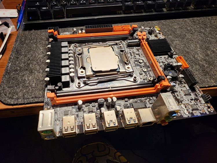 Intel Xeon E5-2698v3 พร้อมบอร์ด X99 m-atx รูปที่ 2
