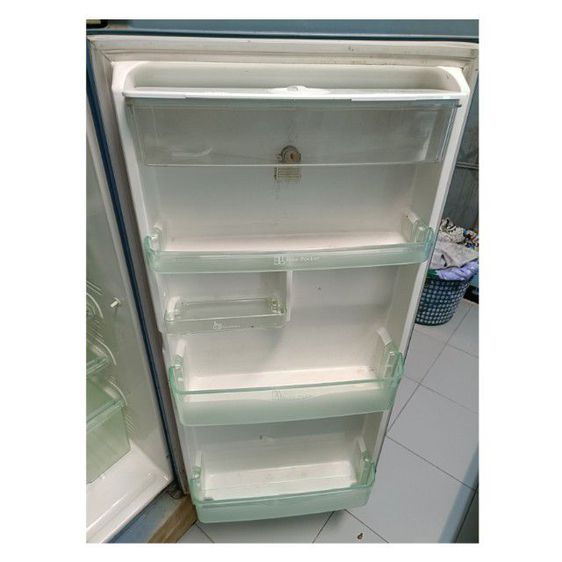 ขายตู้เย็น Panasonic จุ 6.3 คิว สภาพดี เย็นฉ่ำใช้งานได้ปกติค่ะ สนใจต่อรองราคาได้นะคะ (มารับตู้เย็นเองนะคะ) รูปที่ 4