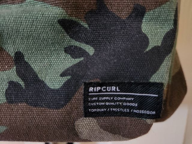 กระเป๋าเป้ Rip Curl ลายทหาร ยังไม่ได้ใช้งานเลย ซื้อมาให้น้องแต่น้องไม่ใช้ สภาพ 100 เปอเซ็น ส่งฟรี รึนัดดูของก่อนได้ รูปที่ 5