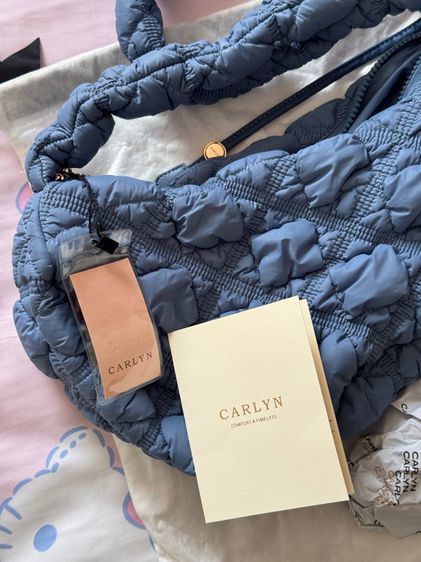 Carlyn กระเป๋ารุ่น Cozy M สี DEMiN BLUE รูปที่ 2