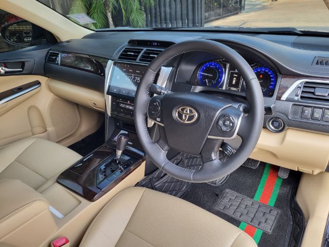Toyota Camry 2015 2.0 G Sedan เบนซิน ไม่ติดแก๊ส เกียร์อัตโนมัติ ดำ รูปที่ 2