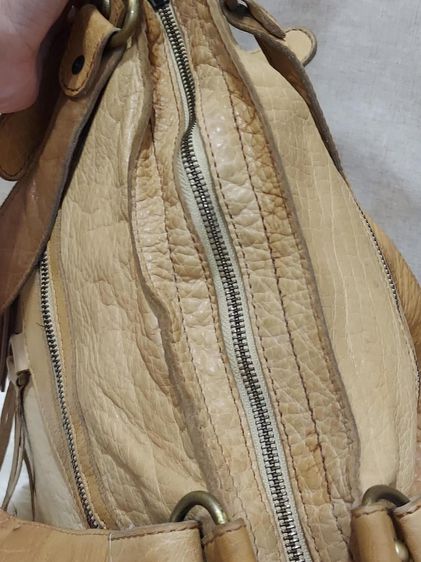 Priority Leather Bag crossbody แบรนด์แท้ ของแท้ กระเป๋าคล้องไหล่ รูปที่ 4