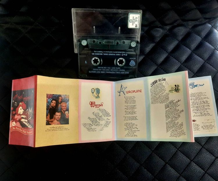  Cassette Tape เทปคาสเซ็ตเพลง Red Hot Chili Peppers อัลบั้ม One Hot Minute  รูปที่ 4