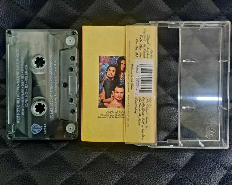  Cassette Tape เทปคาสเซ็ตเพลง Red Hot Chili Peppers อัลบั้ม One Hot Minute  รูปที่ 5