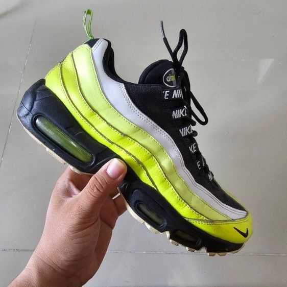Nike Air Max 95 Volt Golw Size 9 US
 รูปที่ 2