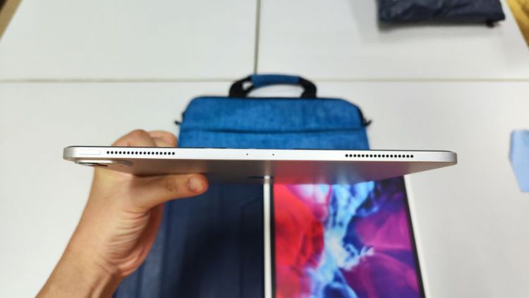 iPad Pro 12.9 128 GB WIFI gen4 2020 มีจุด blind ที่จอบางๆ รูปที่ 7