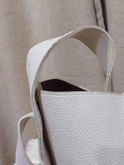 Medium Drippy Tote Bag (vegan leather) - Eco Cloud กระเป๋าสะพายข้างมือสอง ของแท้ แบรนด์แท้ รูปที่ 7