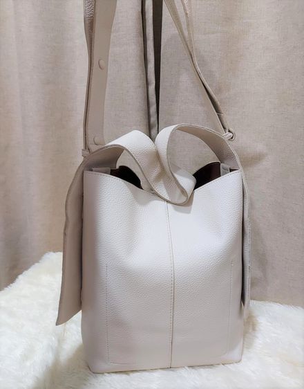 Medium Drippy Tote Bag (vegan leather) - Eco Cloud กระเป๋าสะพายข้างมือสอง ของแท้ แบรนด์แท้ รูปที่ 11
