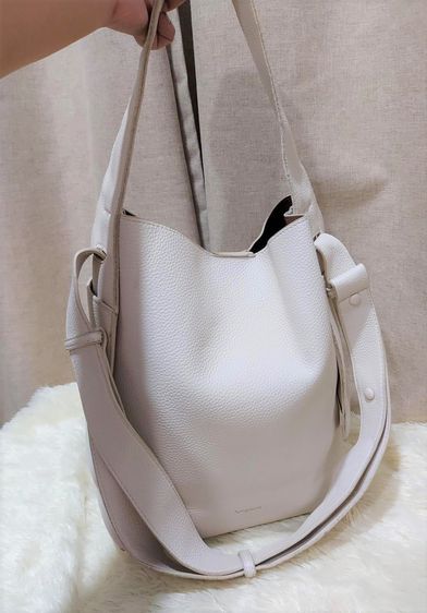 Medium Drippy Tote Bag (vegan leather) - Eco Cloud กระเป๋าสะพายข้างมือสอง ของแท้ แบรนด์แท้ รูปที่ 2