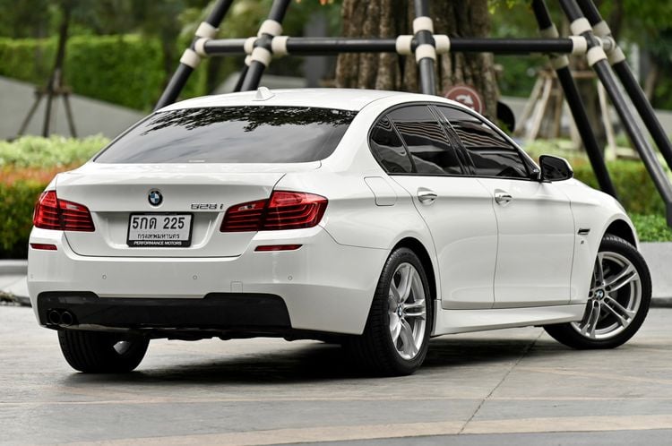 BMW Series 5 2016 528i Sedan เบนซิน ไม่ติดแก๊ส เกียร์อัตโนมัติ ขาว รูปที่ 4