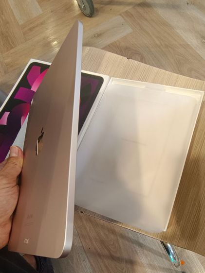 iPad air5 M1 สีชมพูสวยมาก ไม่มีรอย อุปกรณ์แท้ครบยกกล่อง รูปที่ 7