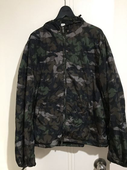 Valentino Star Camouflage Print Hooded Jacket รูปที่ 3