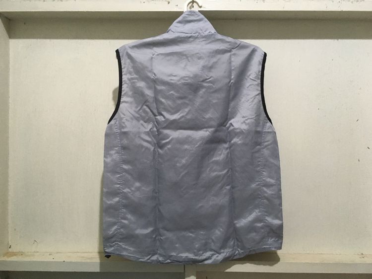 เสื้อแจ็คเก็ตแขนกุด (เสื้อกั๊ก) แบรนด์ UNIQLO สีเทา รูปที่ 2