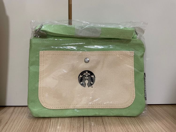 Starbucks Mini Crossbody Bag มีให้เลือก 2 ลาย ได้แก่ สีเขียว (Fresh Green) และ สีชมพู (Spring) รูปที่ 3