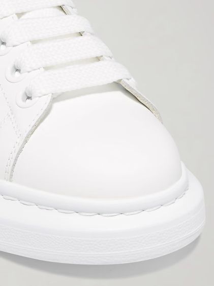 Alexander-McQueen leather exaggerated-sole sneakers รูปที่ 4