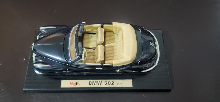 โมเดลรถสะสมหายากเก่าเก็บ Maisto รุ่น BMW 502(1955) โครงเหล็ก เบาะจำลองของแท้ เปิดประตูหน้าซ้ายขวา หลัง และกระโปรงหน้าได้ รายละเอียดชัด ราคาเ รูปที่ 5