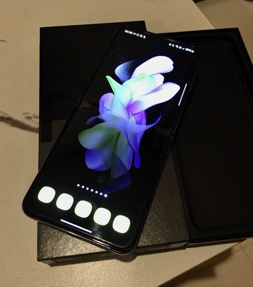 SAMSUNG Galaxy Z Flip4 5G 256GB สีม่วงครับ รูปที่ 5