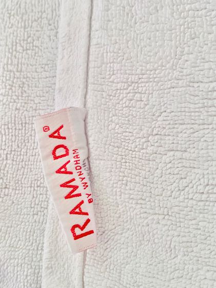 ผ้าเช็ดเท้า ผ้าขนหนูสีขาวทอลายแบรนด์ RAMADA BY WYNDHAM SOKCHO ยี่ห้อ RAMADA BY WYNDHAM SOKCHO มือสองขายตามสภาพ สินค้าญี่ปุ่น-เกาหลีแท้ รูปที่ 5