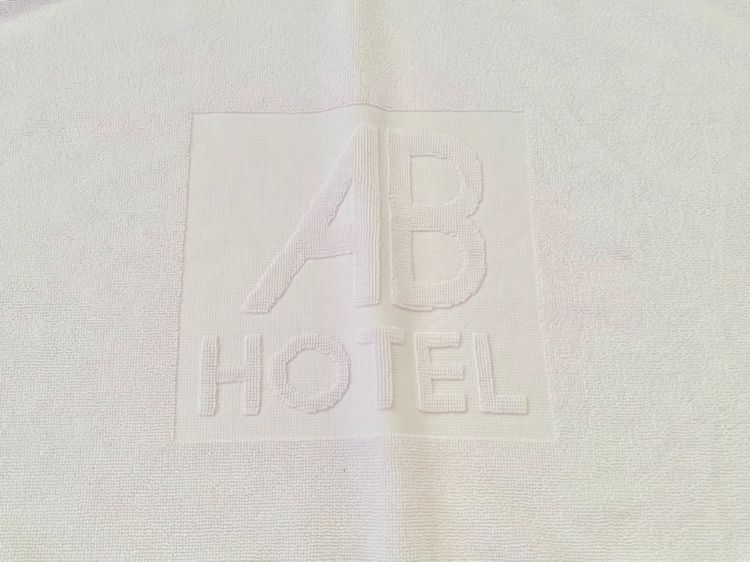 ผ้าเช็ดเท้า ผ้าขนหนูสีขาวทอลายแบรนด์ AB HOTEL ยี่ห้อ AB-Wex (สภาพใหม่) มือสองขายตามสภาพ สินค้าญี่ปุ่น-เกาหลีแท้ รูปที่ 3