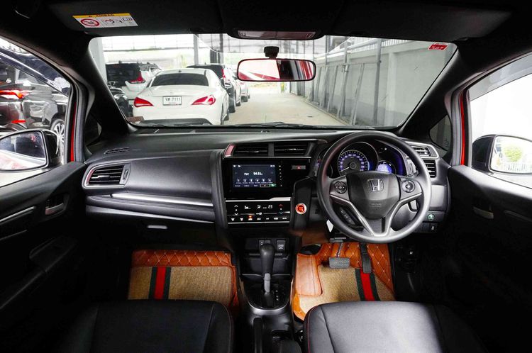 Honda Jazz 2020 1.5 RS i-VTEC Sedan เบนซิน เกียร์อัตโนมัติ ส้ม รูปที่ 4