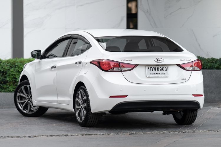 Hyundai Elantra 2015 1.8 GLS Sedan เบนซิน ไม่ติดแก๊ส เกียร์อัตโนมัติ ขาว รูปที่ 4