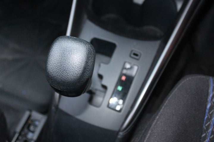 Toyota Yaris 2023 1.2 Sport Hatchback เบนซิน ไม่ติดแก๊ส เกียร์อัตโนมัติ ดำ รูปที่ 3