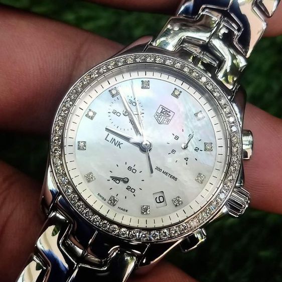 Tag​ Heuer​ ​link​ Chronograph White Of Pearl Dial Full​ ​Diamond​🇨🇭🇨🇭(Boy)
  รูปที่ 6