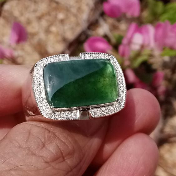 แหวนหยกพม่าแท้ สีเขียวจักรพรรดิเนื้อแก้ว รูปที่ 7