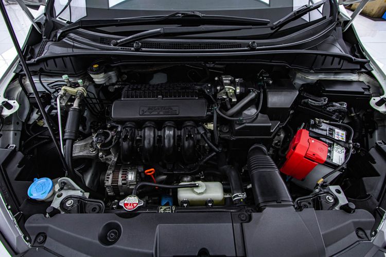 Honda City 2017 1.5 Sv i-VTEC Sedan เบนซิน เกียร์อัตโนมัติ ขาว รูปที่ 4