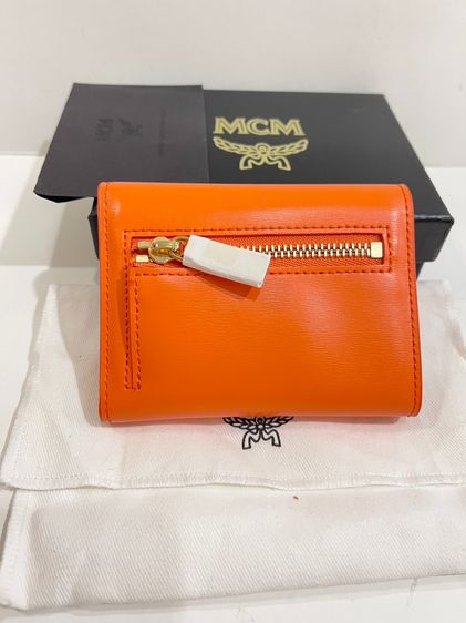 พร้อมส่ง 🔥Sale 3999🔥 สีสวยสดใส กระเป๋าสตางค์ MCM Mini TRACY TRIFOLD WALLET IN SPANISH LEATHER สีส้มสวยเด่น ไม่ซ้ำใคร รูปที่ 5