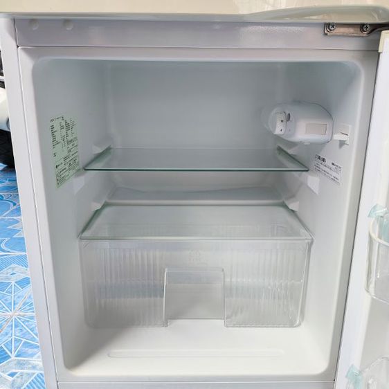 ตู้เย็นเล็กแบบ2ประตู 3.4 คิว ความจุ 90 ลิตร ประสิทธิภาพการกันความร้อนด้วยชั้นโฟมที่ทำขึ้นพิเศษ เพื่อลดการเสียอุณหภูมิภายใน  รูปที่ 3