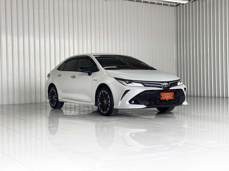 Toyota Altis 2022 1.8 Hybrid GR Sport Sedan ไฮบริด เกียร์อัตโนมัติ ขาว รูปที่ 2
