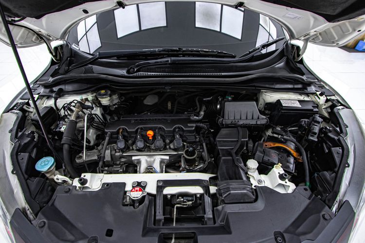 Honda HR-V 2015 1.8 EL Utility-car เบนซิน เกียร์อัตโนมัติ ขาว รูปที่ 4