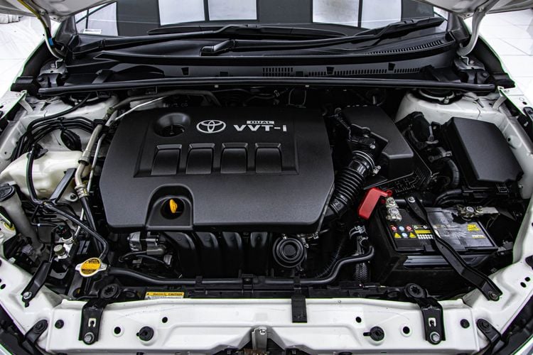 Toyota Altis 2015 1.8 Esport Sedan เบนซิน เกียร์อัตโนมัติ ขาว รูปที่ 4