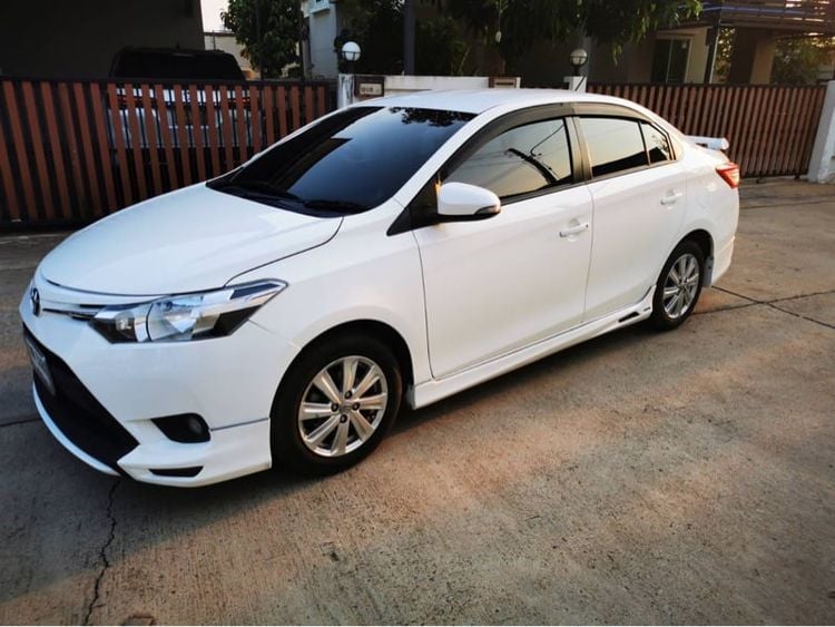 Toyota Vios 2015 1.5 E Sedan เบนซิน ไม่ติดแก๊ส เกียร์อัตโนมัติ ขาว