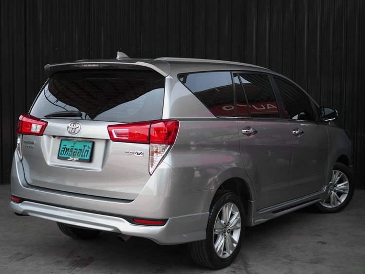 Toyota Innova 2020 2.8 Crysta V Utility-car ดีเซล ไม่ติดแก๊ส เกียร์อัตโนมัติ บรอนซ์เงิน รูปที่ 4