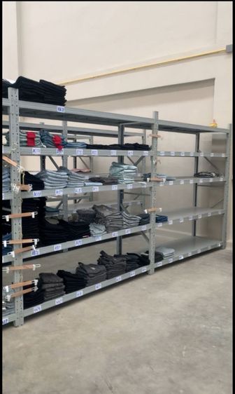 ชั้นวางของเหล็ก 5 ชั้นเป็นโครงเหล็กทั้งหมด รับน้ำหนักได้ 500 กิโลกรัม แข็งแรงทนทานติดตั้งง่าย ความจุ สูง ผิวเคลือบเงาสีเทาป้องกันสนิม  (180×60×200cm)​ รูปที่ 9