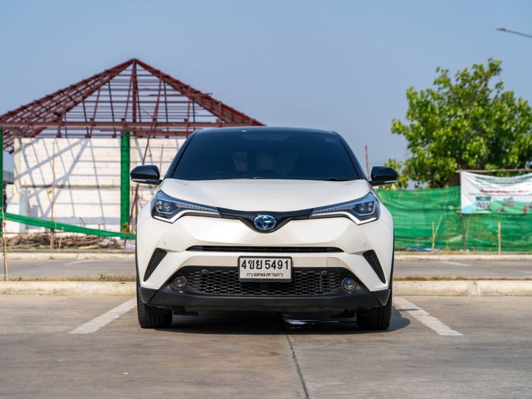 Toyota C-HR 2018 1.8 Mid Utility-car เบนซิน ไม่ติดแก๊ส เกียร์อัตโนมัติ ขาว รูปที่ 2